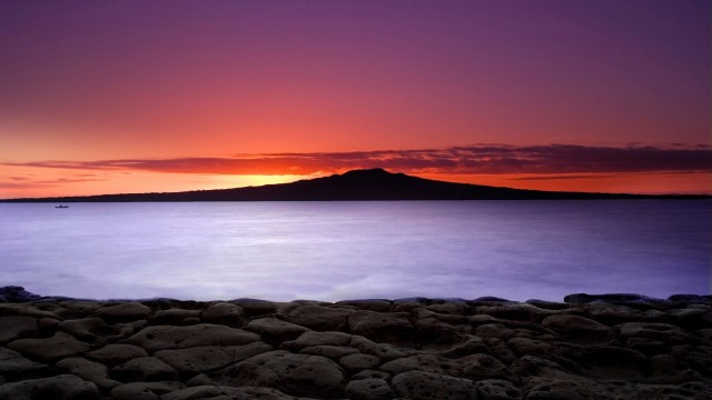 Sunrise on Aucklands North Shore, with a view of Rangitoto Island2 free backgrounds