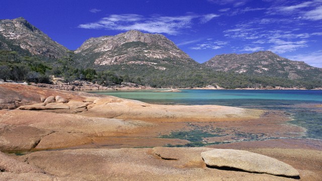 Honeymoon Bay, Hazards Mountains Reserve, Freycinet National Park, Tasmania desktop backgrounds wallpapers