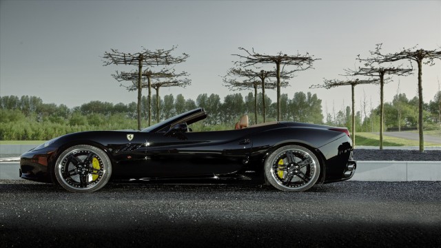 Auto - Ferrari - Ferrari black
