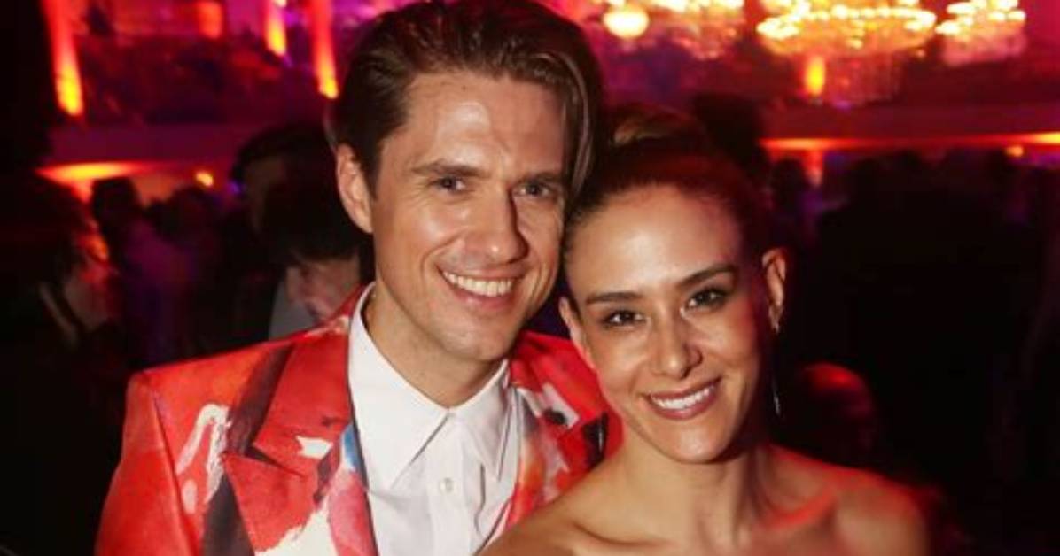 Aaron Tveit Is Not Married to Wife. Dating Girlfriend: Ericka Hunter: Aaron Tveit Past Relationships