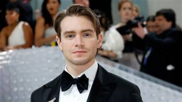 Andrew Burnap Height, Weight, Net Worth, Age, Birthday, Wikipedia, Who, Nationality, Biography