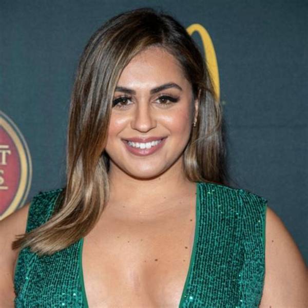 Ayesha Perry-Iqbal Height, Weight, Net Worth, Age, Birthday, Wikipedia, Who, Nationality, Biography