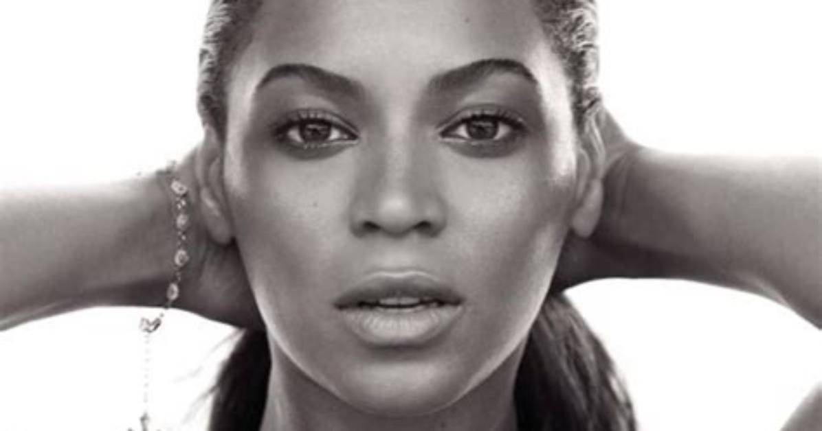 Beyonc%C3%A9 with a Bun the Iconic Hairstyle 150. Jpg