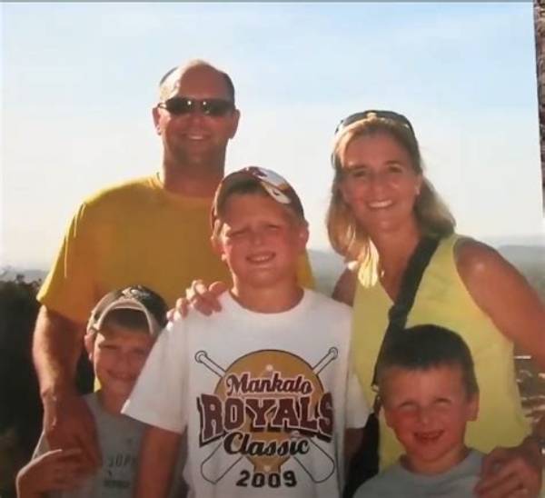 Casey Mittelstadt Parents Tom Mittelstadt and Dede Mittelstadt Business Background