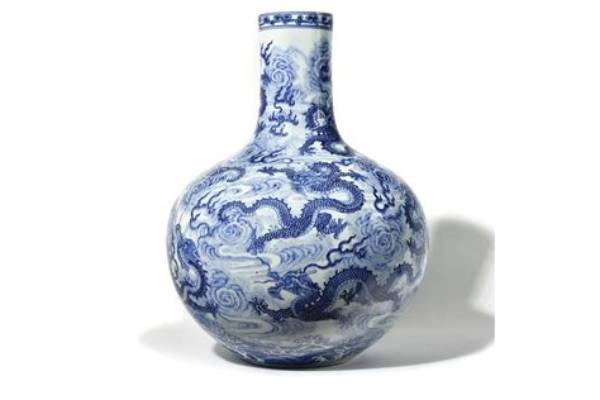 Chinese Vase That Was Deemed ‘Quite Ordinary’ by Expert Sells for Nearly $9 Million at Auction