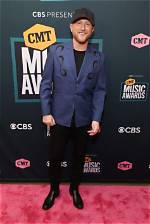 Cole Swindell Height, Weight, Net Worth, Age, Birthday, Wikipedia, Who, Nationality, Biography