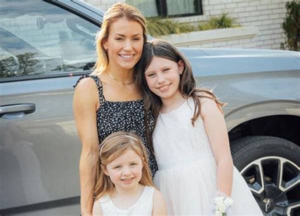 Denny Hamlin Lovely Sister Lisa Chapman Has Been by His Side for Every Sitaution