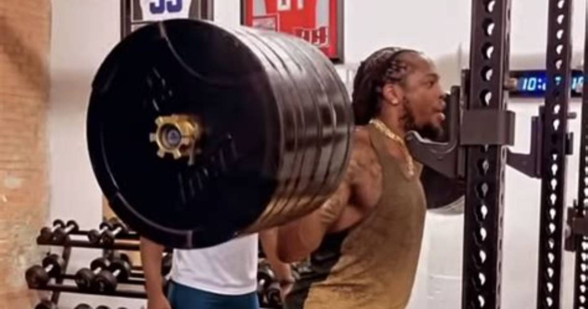 Derrick Henry Weight: the Power Behind the King