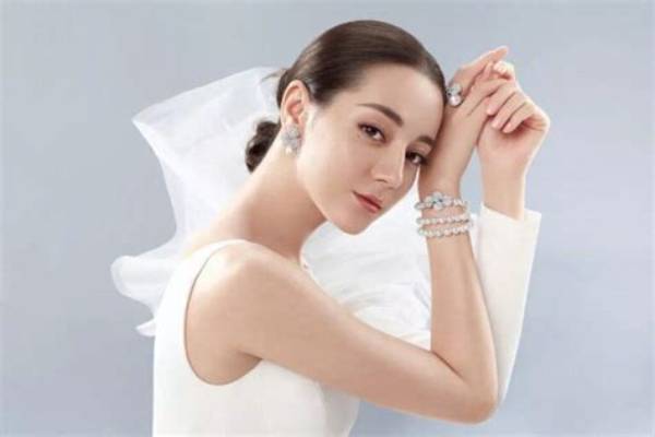 Dilraba Dilmurat Height, Weight, Net Worth, Age, Wiki, Who, Instagram, Biography