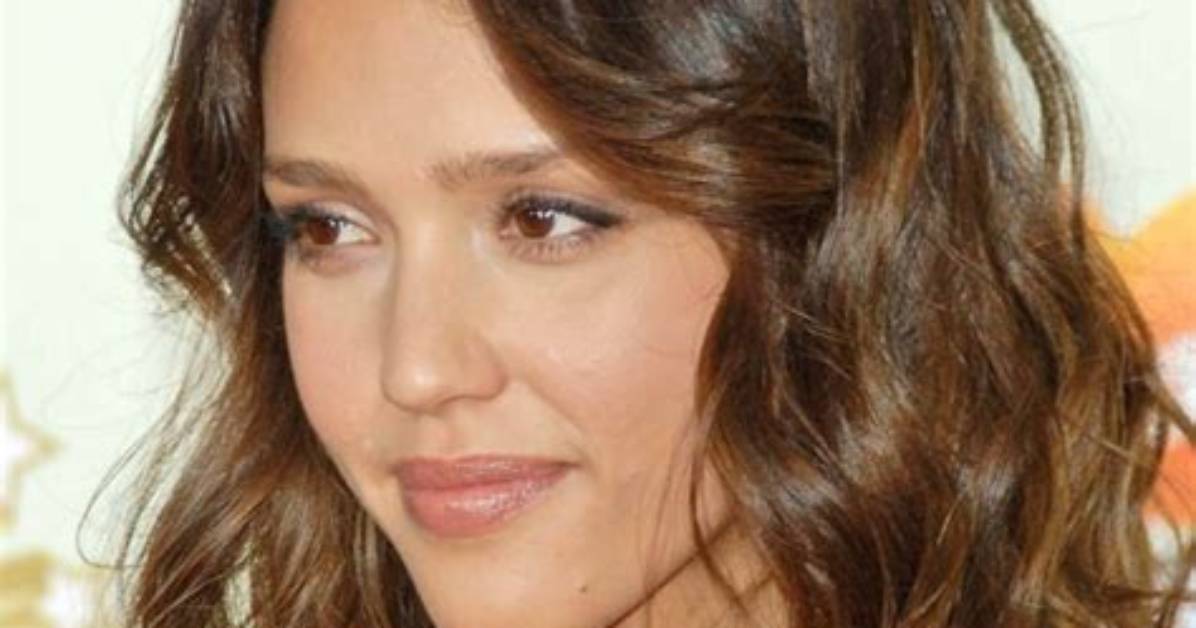 Discover Jessica Alba's Iconic Style in the 2000S