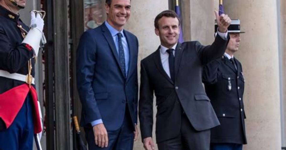 Discovering the Height of Emmanuel Macron: a Closer Look
