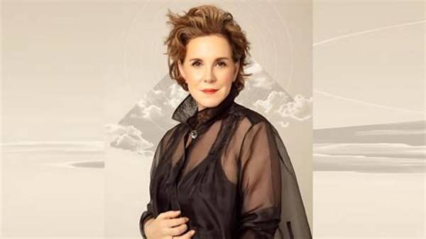 Elizabeth Carlile Height, Weight, Net Worth, Age, Birthday, Wikipedia, Who, Nationality, Biography