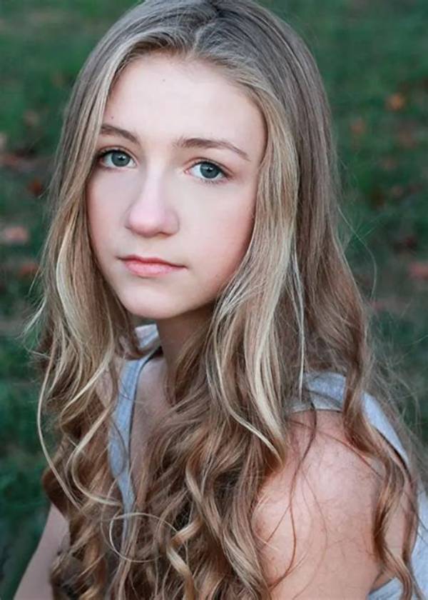 Emma Rayne Lyle Bio, Net Worth 2023, Age, Height