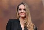 Exploring the Age of Angelina Jolie: Usia Angelina Jolie