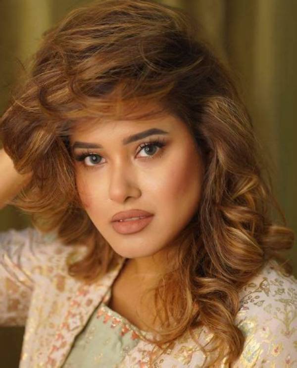 Farnaz Fassihi Height, Weight, Net Worth, Age, Birthday, Wikipedia, Who, Nationality, Biography
