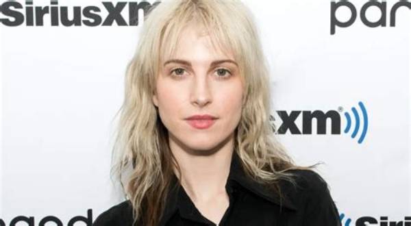 Hayley Williams Height, Weight, Net Worth, Age, Birthday, Wikipedia, Who, Nationality, Biography