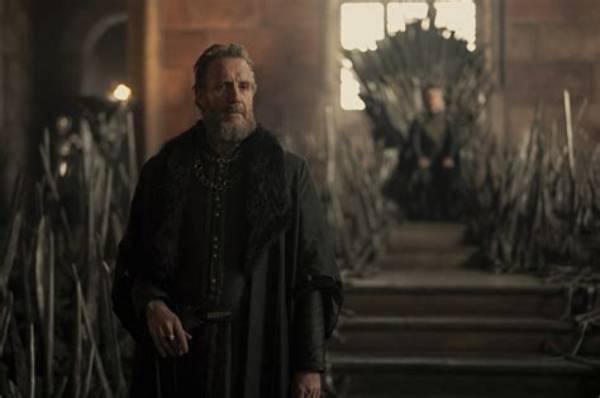 House of the Dragon’s Otto Hightower Has a Serious Littlefinger Problem