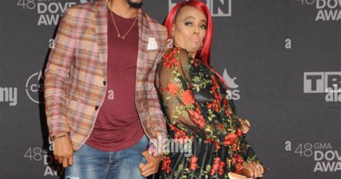Is Jonathan Mcreynolds Married to Wife? or Dating a Girlfriend?