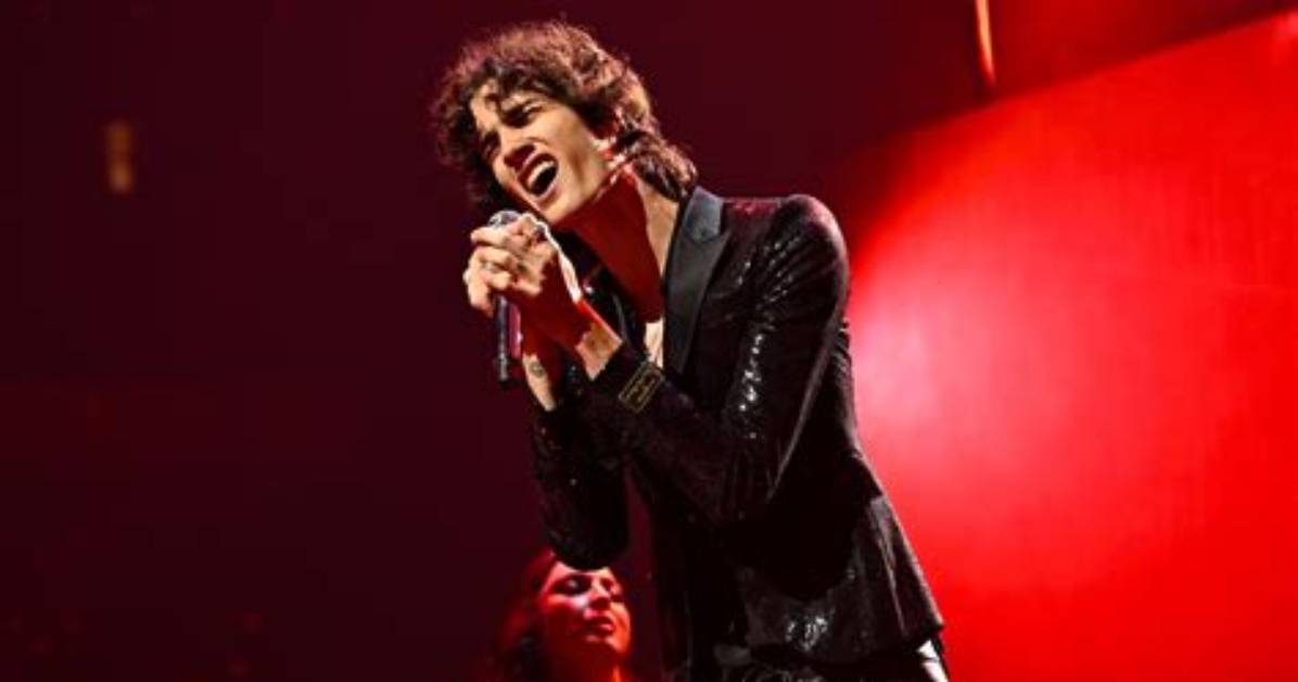 Is the Music Star as Tall as He Looks?