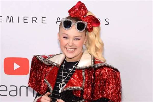 Jojo Siwa Gets Real About the Holidays: They Can Be ‘Really Special’ ‘And’ ‘Really Hard’ for Some