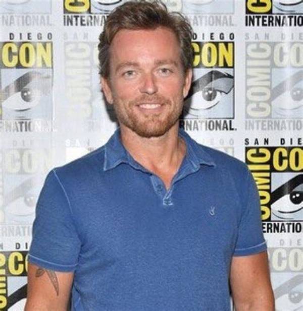 Jonathan Scarfe Height, Weight, Net Worth, Age, Birthday, Wikipedia, Who, Nationality, Biography