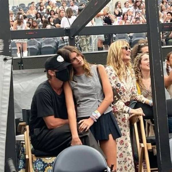 Kaia Gerber Makes Sneaky Cameo in Boyfriend Austin Butler’s Photoshoot