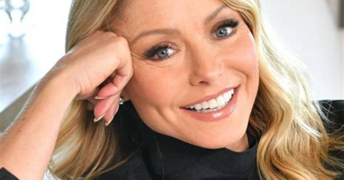 Kelly Ripa Says New Book Is a ‘Love Letter’ to Mark Consuelos and Reflects on Eloping at 25