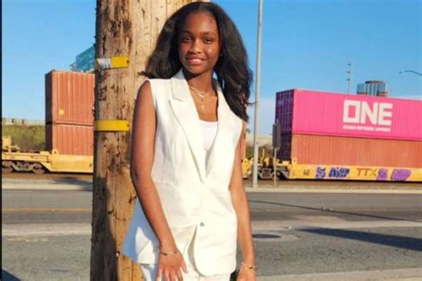 Kyrie Mcalpin Height, Weight, Net Worth, Age, Birthday, Wikipedia, Who, Nationality, Biography
