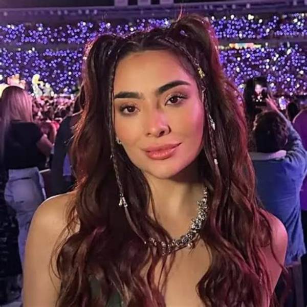 La Mafe Mendez Height, Weight, Net Worth, Age, Birthday, Wikipedia, Who, Nationality, Biography