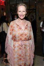 Laila Robins Height, Weight, Net Worth, Age, Birthday, Wikipedia, Who, Nationality, Biography