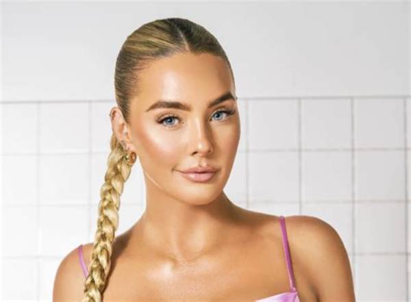 Lauryn Canny Height, Weight, Net Worth, Age, Birthday, Wikipedia, Who, Instagram, Biography