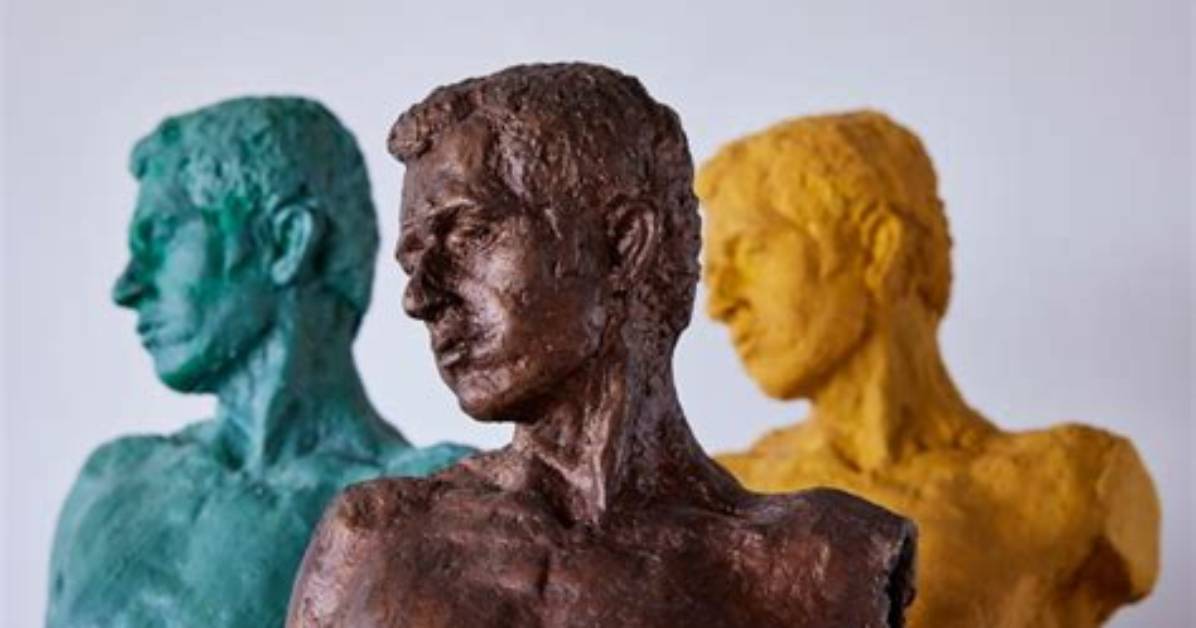 Lyn Mae: the Rising Star of Contemporary Art