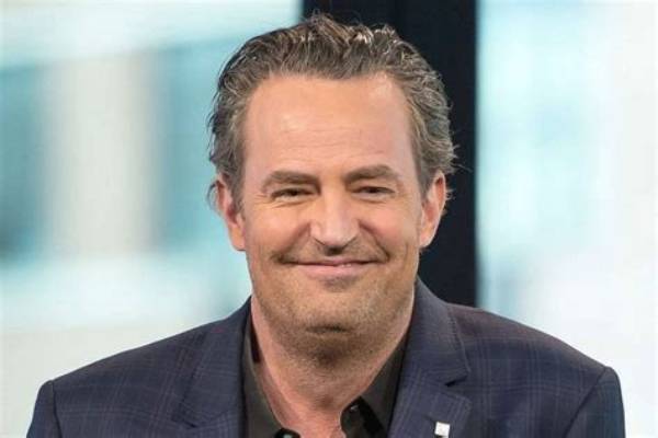 Matthew Perry Height, Weight, Net Worth, Age, Birthday, Wikipedia, Who, Nationality, Biography