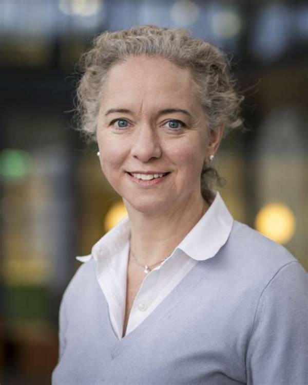 Mireille Boutin Height, Weight, Net Worth, Age, Birthday, Wikipedia, Who, Nationality, Biography