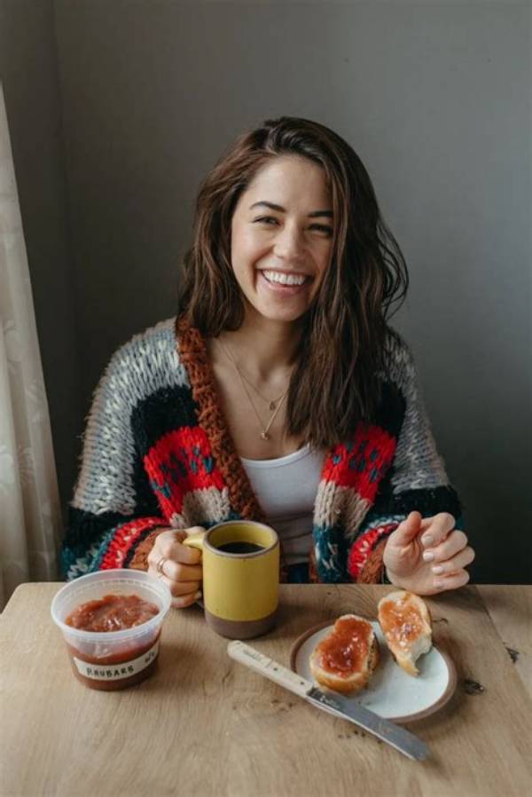 Molly Yeh Height, Weight, Net Worth, Age, Birthday, Wikipedia, Who, Instagram, Biography