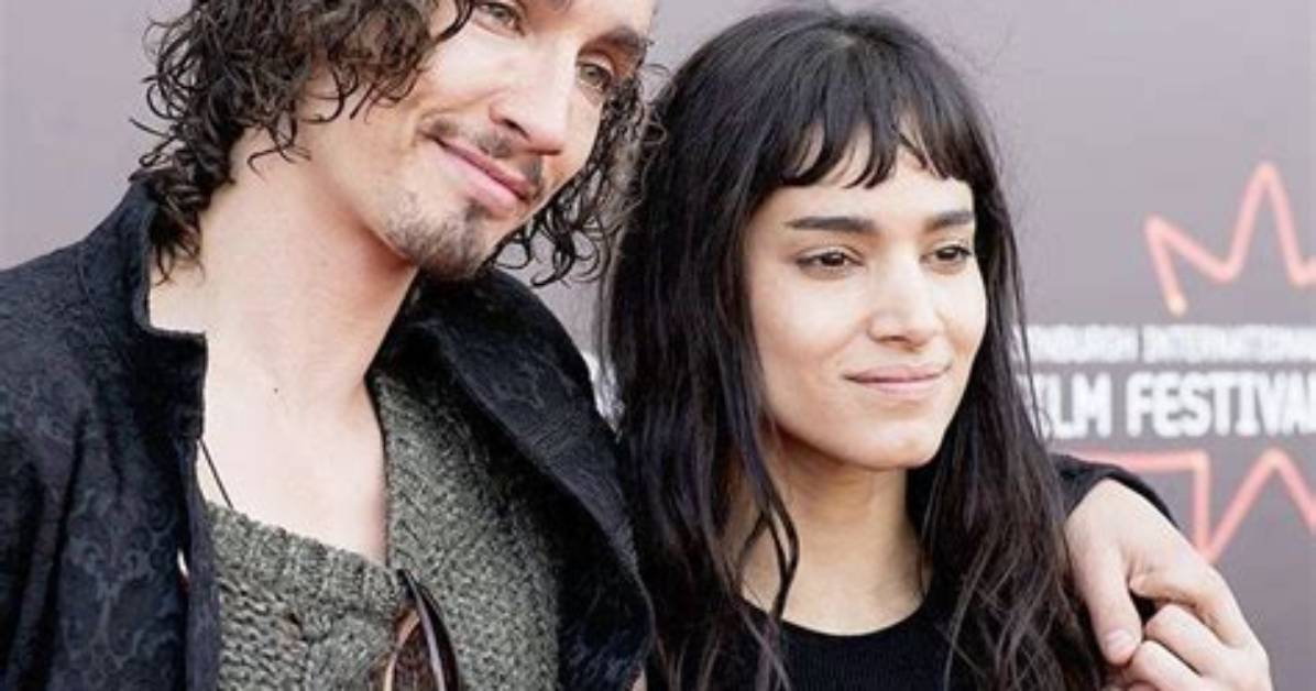 Robert Sheehan's Wife's Age: Uncovering the Truth