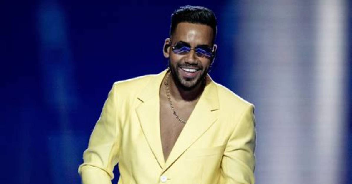 Romeo Santos: Meet His Identical Twin Brother