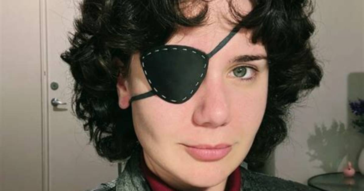 Seek Your Adventure with the Classic Eyepatch Wolf
