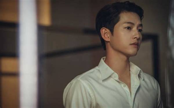 Song Joong-Ki Speak English? Vincenzo Star’s Improved English Skills Explored Amid News of Marriage with Katy Louise Saunders