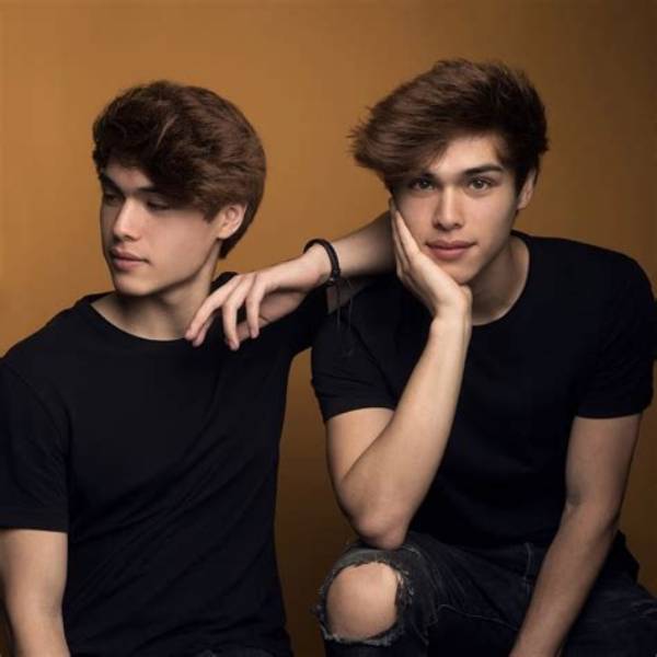 Stokes Twins Height, Weight, Net Worth, Age, Birthday, Wikipedia, Who, Nationality, Biography