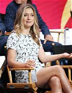 The Insider's Guide to Zoe Perry's Family Lineage | Daughter Revealed