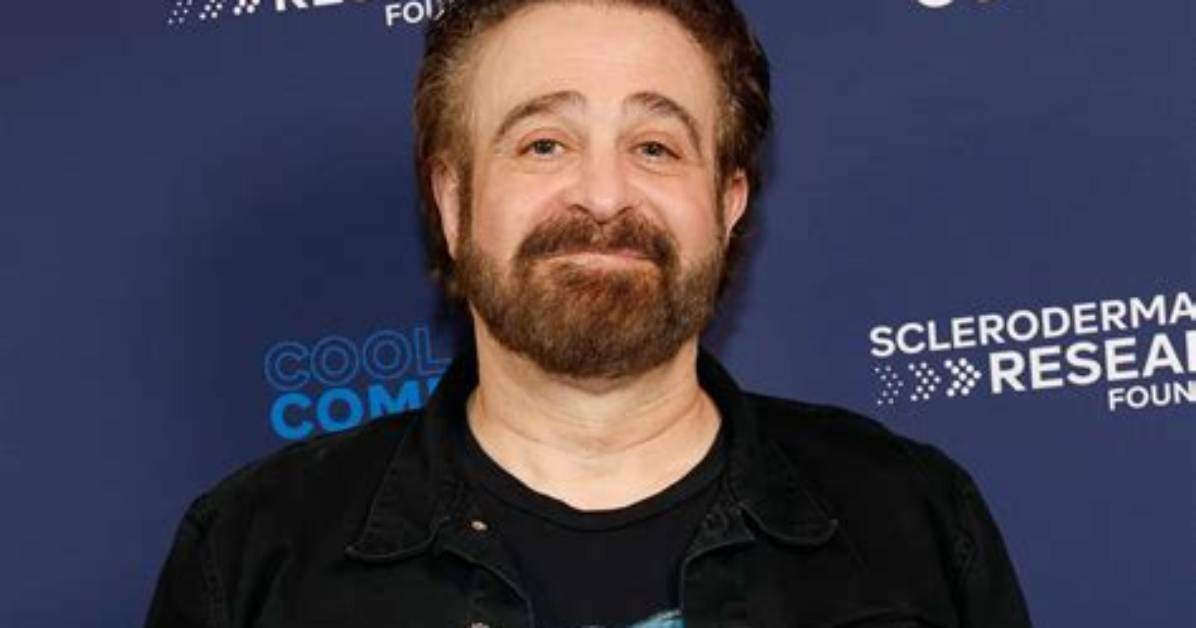 The Wealth of Adam Duritz: Uncovering the Net Worth of the Counting Crows Singer