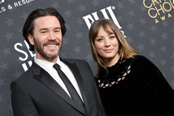 Tom Pelphrey Is Not Married to Wife. Dating Girlfriend: Kaley Cuoco