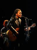 Tracy Chapman Biography and Discography | Wikipedia