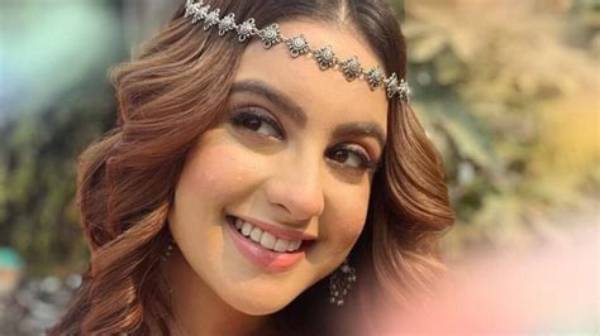 Tunisha Sharma Height, Weight, Net Worth, Age, Birthday, Wikipedia, Who, Instagram, Biography