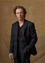 Uncovering Jeremy Allen White's Weight: Facts and Insights