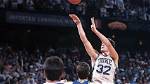 Unlocking the Secrets of Christian Laettner: a Basketball Legend