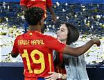 Unveiling Lamine Yamal: a Polyglot in the Making