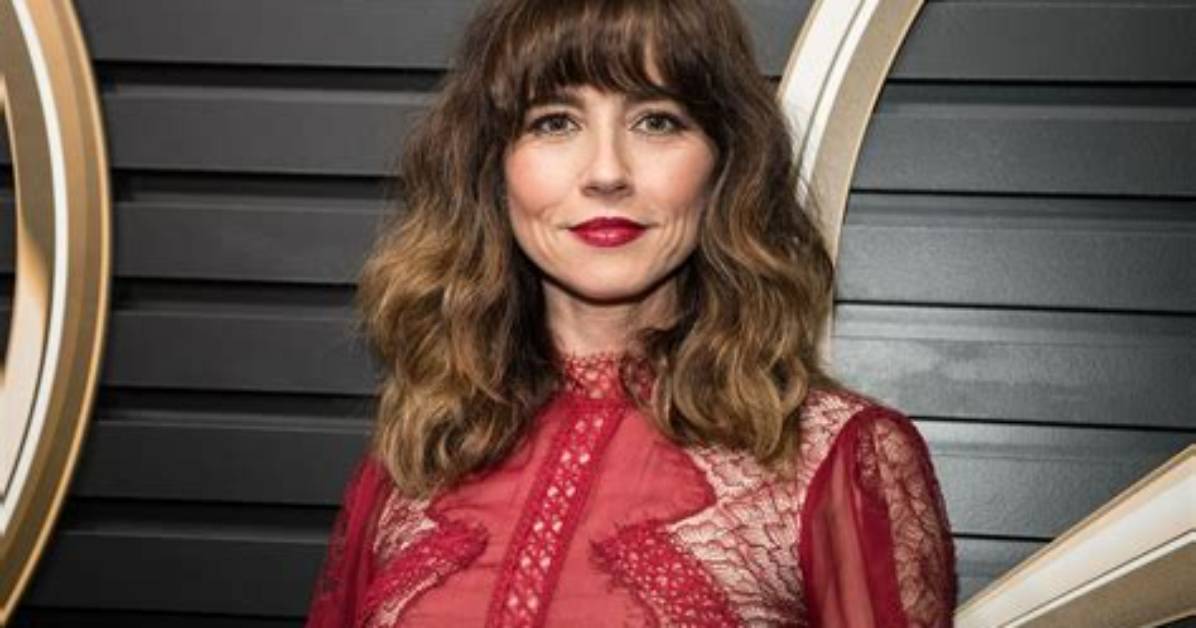 Unveiling the Magic of Linda Cardellini: a Journey Through Her Life and Career