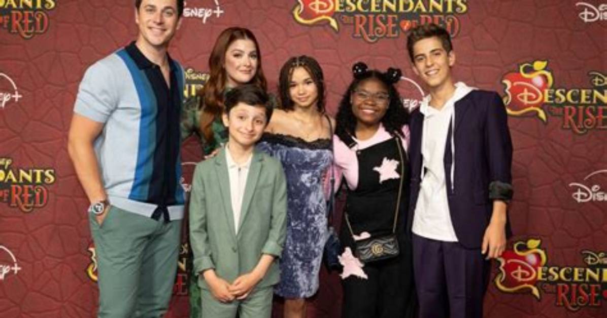 Unveiling the Wizards of Waverly Place Cast: a Magical Journey